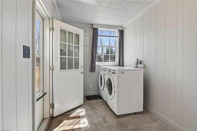 11 Wilson CIR, Newport News, VA 23606