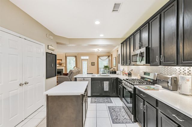 1702 Pinnacle Drive, Houston, TX 77339