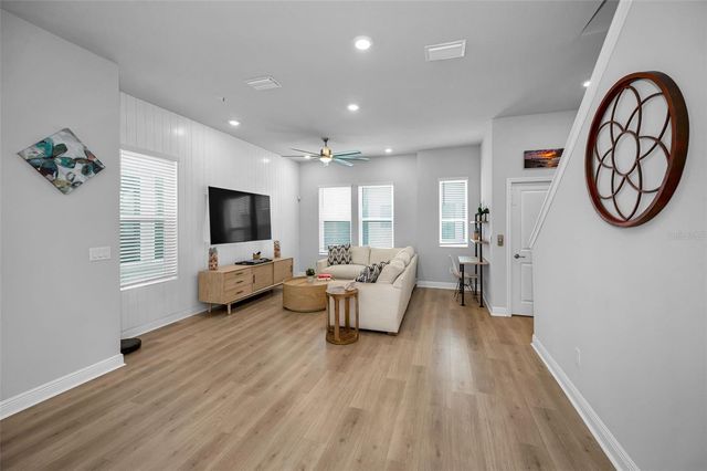 2458 MANGUM COURT, Sarasota, FL 34237