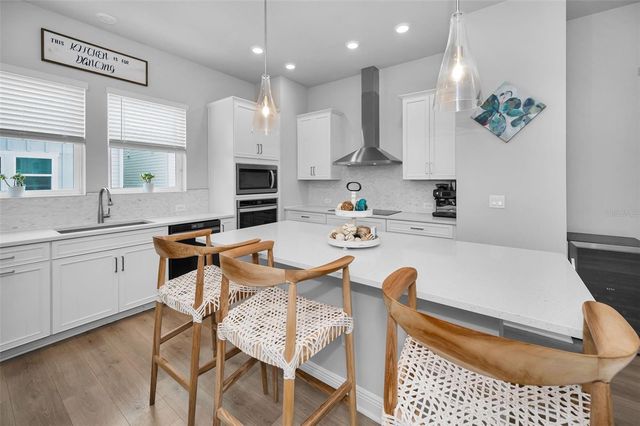 2458 MANGUM COURT, Sarasota, FL 34237