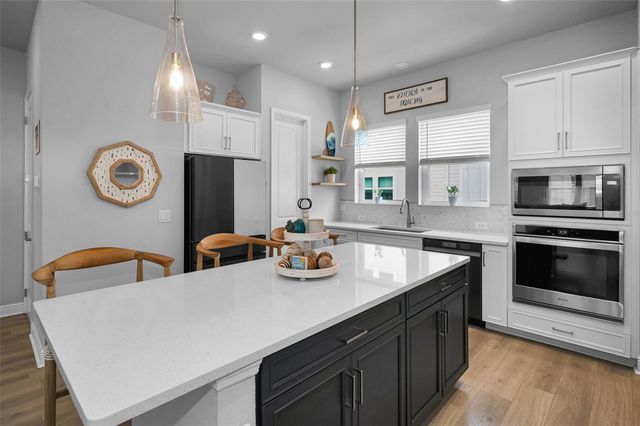 2458 MANGUM COURT, Sarasota, FL 34237