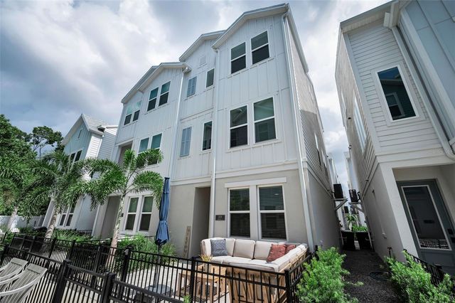 2458 MANGUM COURT, Sarasota, FL 34237