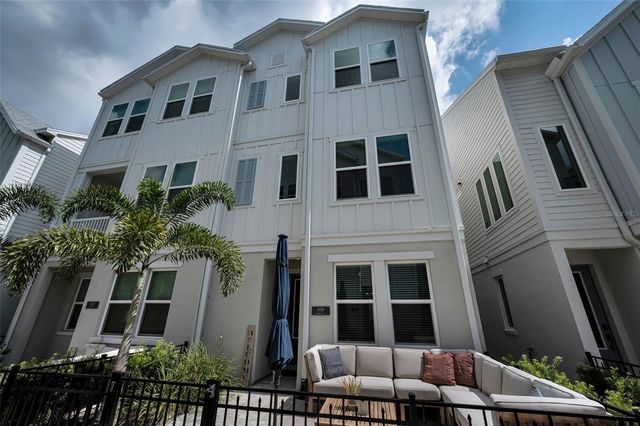 2458 MANGUM COURT, Sarasota, FL 34237