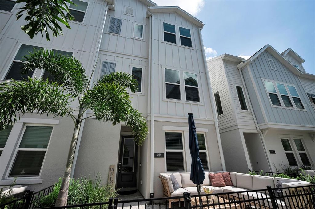 2458 MANGUM COURT, Sarasota, FL 34237