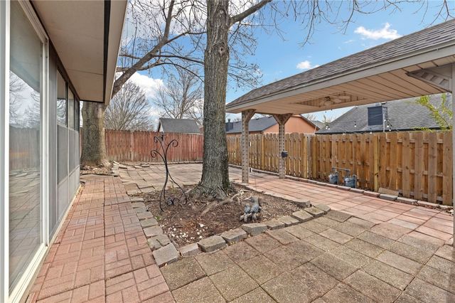 4391 W Chaparral Lane, Fayetteville, AR 72704