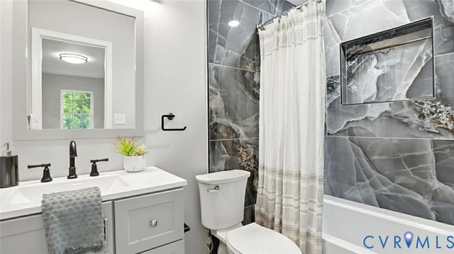 409 Mistletoe St, Petersburg, VA 23803