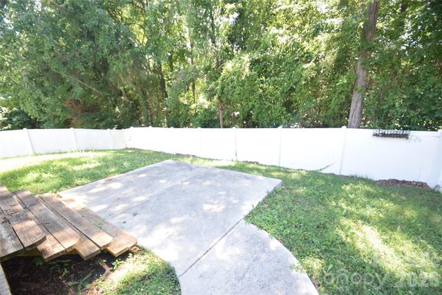 6629 Pattonsburg Drive, Charlotte, NC 28213