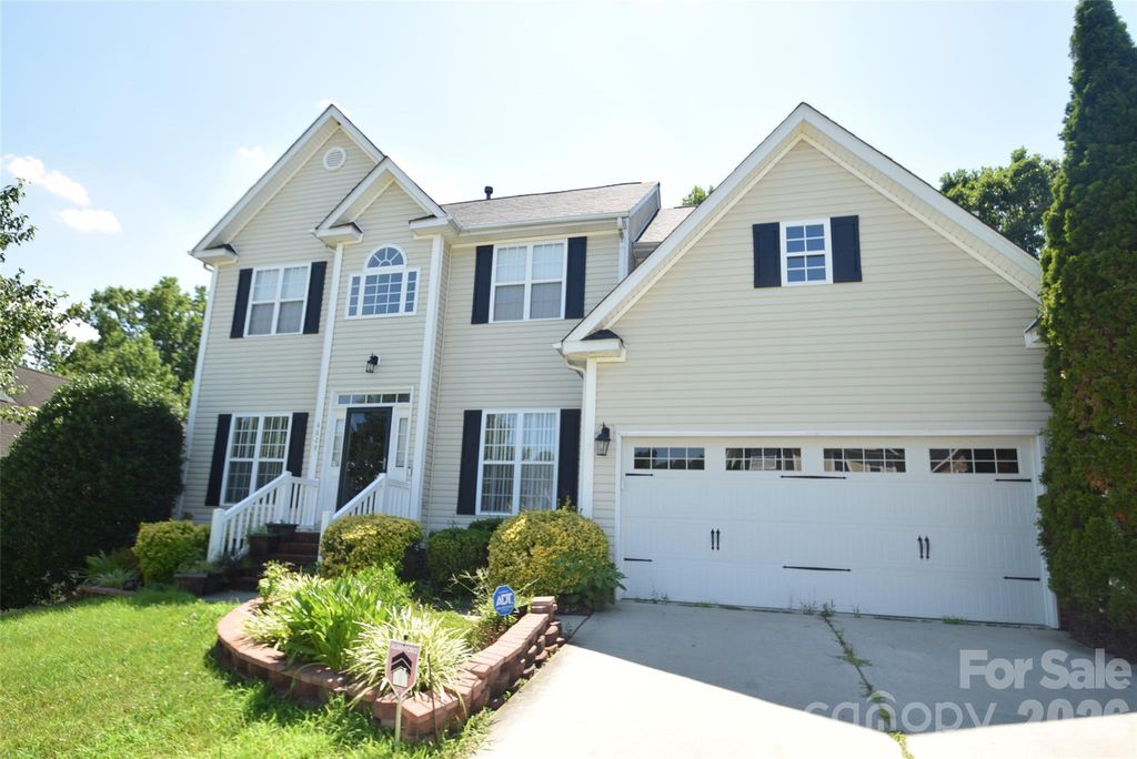 6629 Pattonsburg Drive, Charlotte, NC 28213