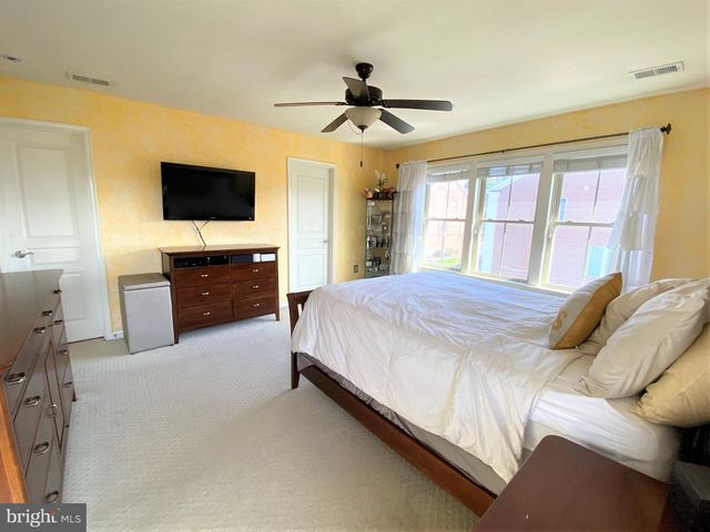 3321 S KEMPER RD, Arlington, VA 22206