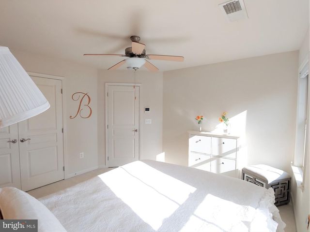 3321 S KEMPER RD, Arlington, VA 22206