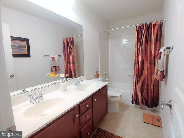 3321 S KEMPER RD, Arlington, VA 22206