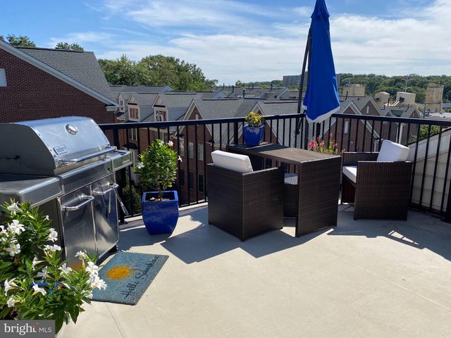 3321 S KEMPER RD, Arlington, VA 22206