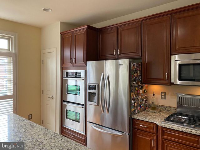 3321 S KEMPER RD, Arlington, VA 22206