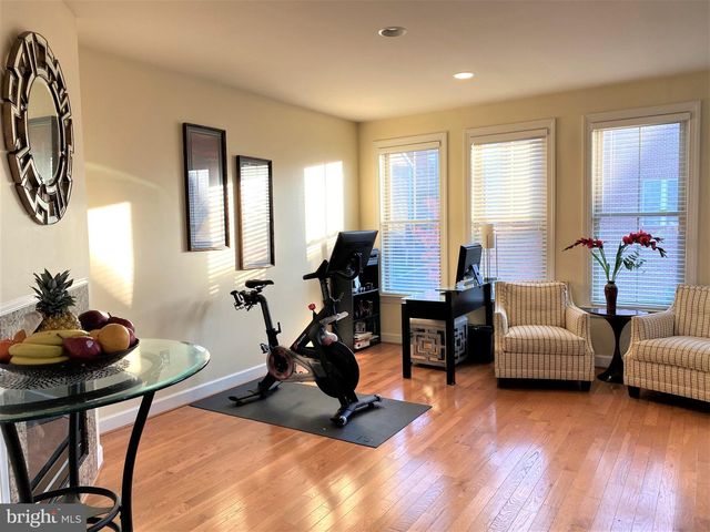 3321 S KEMPER RD, Arlington, VA 22206