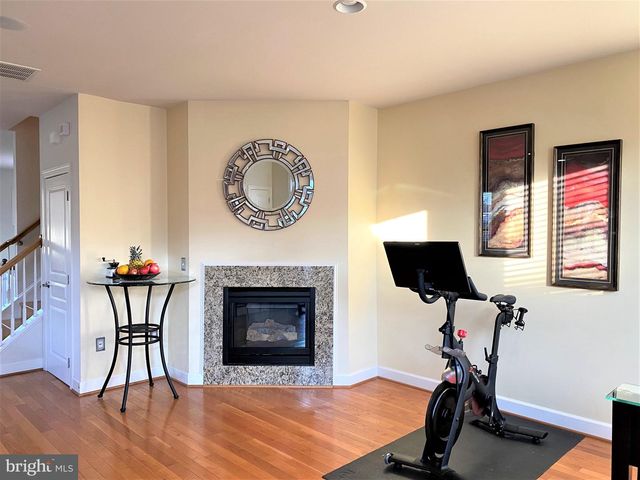 3321 S KEMPER RD, Arlington, VA 22206