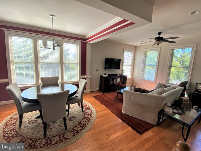 3321 S KEMPER RD, Arlington, VA 22206