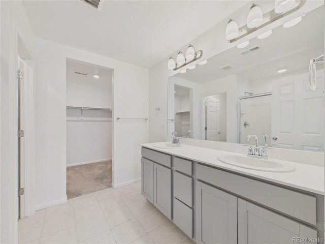 21646 E 59th Pl, Aurora, CO 80019