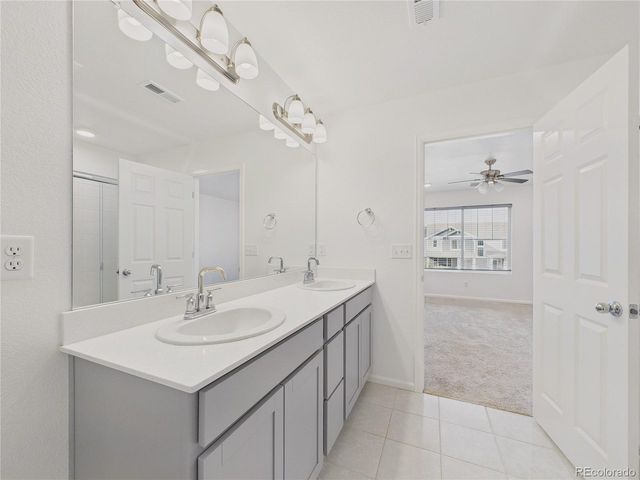 21646 E 59th Pl, Aurora, CO 80019