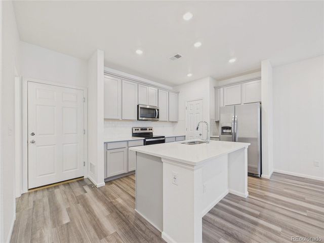 21646 E 59th Pl, Aurora, CO 80019