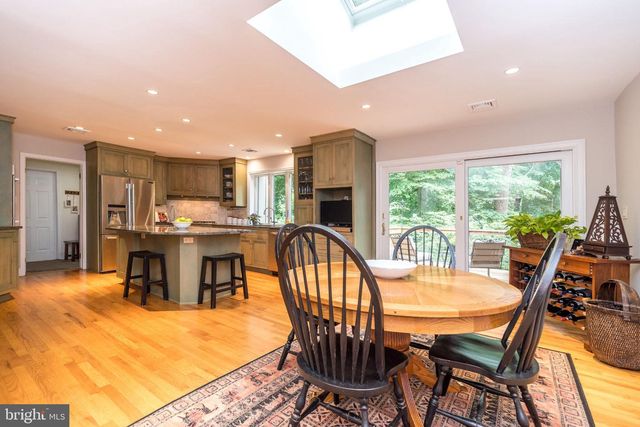 24 SPRINGTREE LN, Yardley, PA 19067