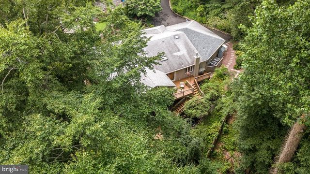 24 SPRINGTREE LN, Yardley, PA 19067