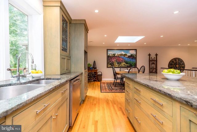 24 SPRINGTREE LN, Yardley, PA 19067