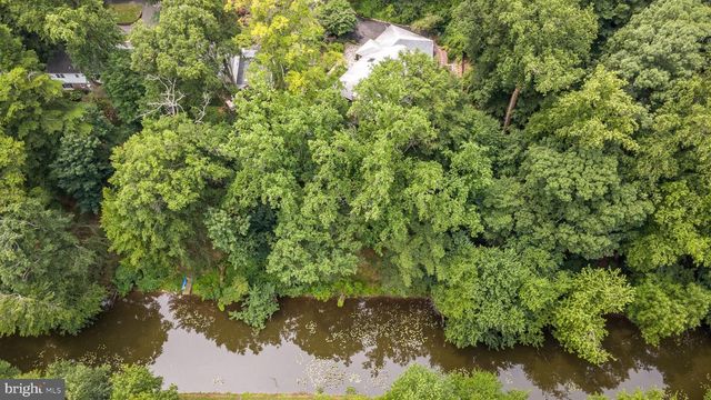 24 SPRINGTREE LN, Yardley, PA 19067