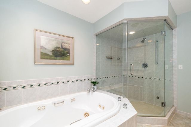 24 SPRINGTREE LN, Yardley, PA 19067