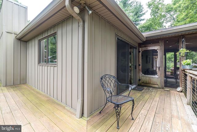 24 SPRINGTREE LN, Yardley, PA 19067