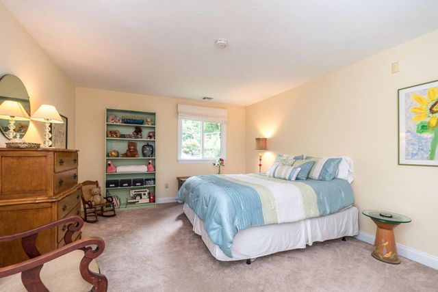 24 SPRINGTREE LN, Yardley, PA 19067