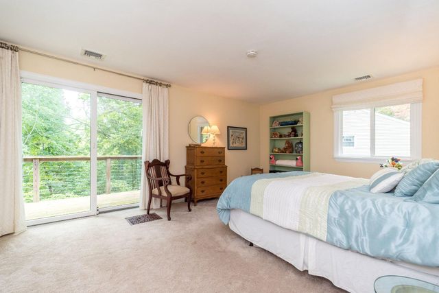 24 SPRINGTREE LN, Yardley, PA 19067