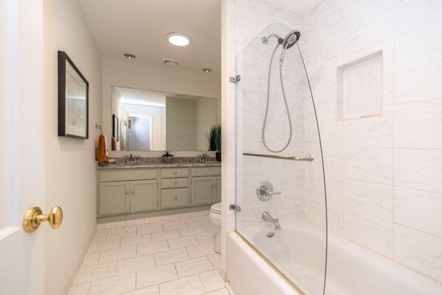 24 SPRINGTREE LN, Yardley, PA 19067