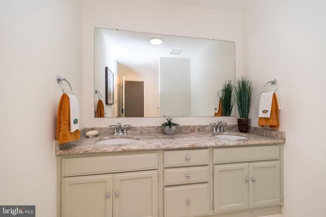 24 SPRINGTREE LN, Yardley, PA 19067
