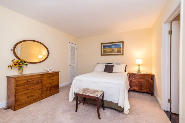 24 SPRINGTREE LN, Yardley, PA 19067