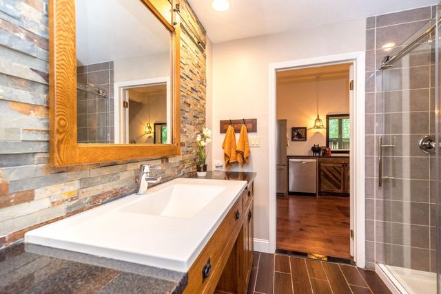 24 SPRINGTREE LN, Yardley, PA 19067