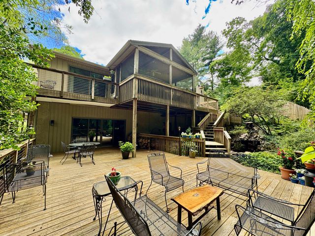 24 SPRINGTREE LN, Yardley, PA 19067