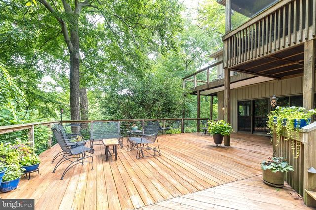 24 SPRINGTREE LN, Yardley, PA 19067