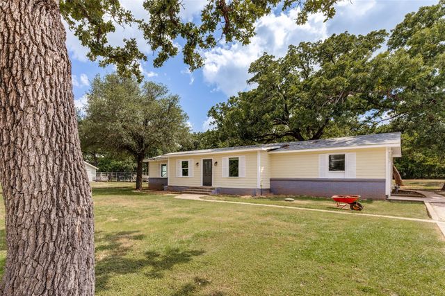 3074 W Highway 114, Paradise, TX 76073