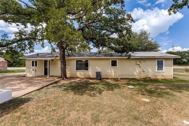 3074 W Highway 114, Paradise, TX 76073