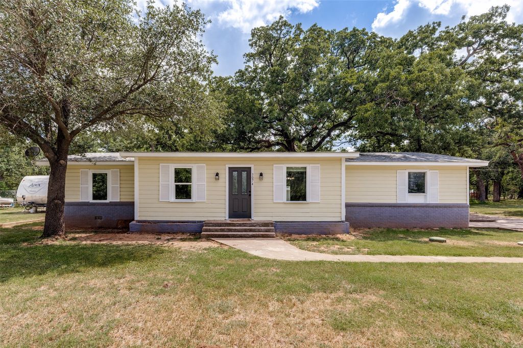 3074 W Highway 114, Paradise, TX 76073