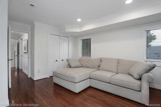 2182 Park Circle, Keego Harbor, MI 48320