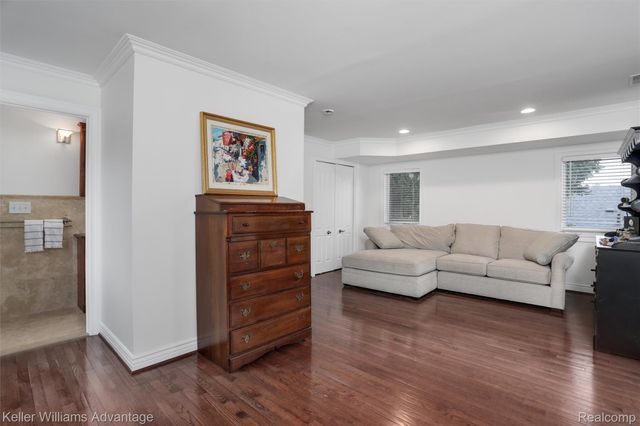 2182 Park Circle, Keego Harbor, MI 48320