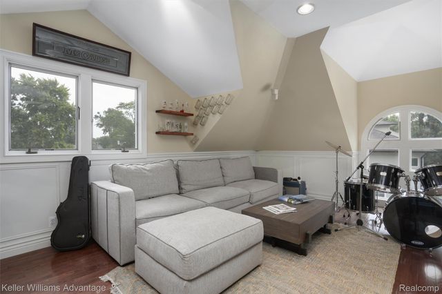 2182 Park Circle, Keego Harbor, MI 48320