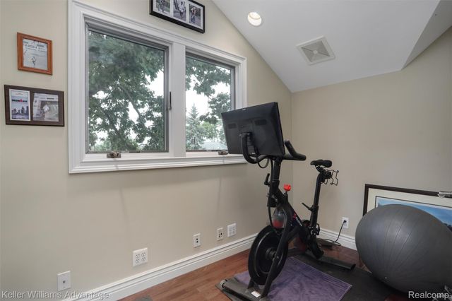 2182 Park Circle, Keego Harbor, MI 48320