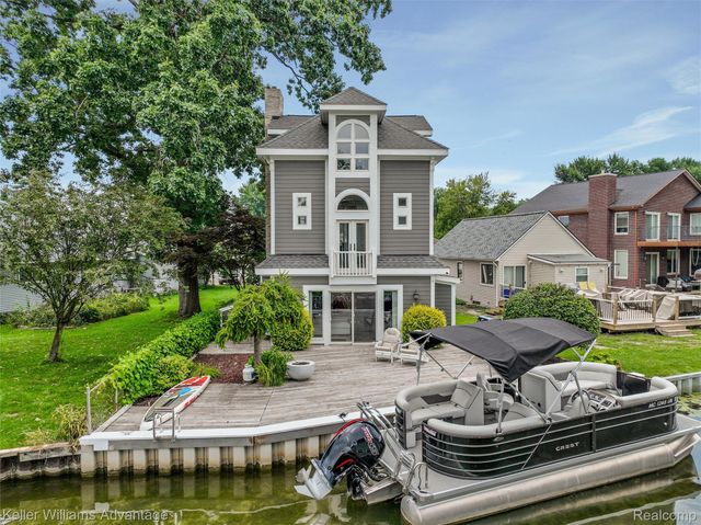 2182 Park Circle, Keego Harbor, MI 48320