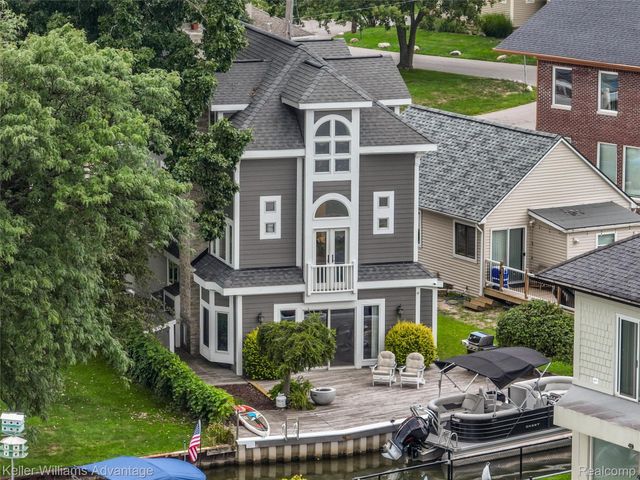 2182 Park Circle, Keego Harbor, MI 48320