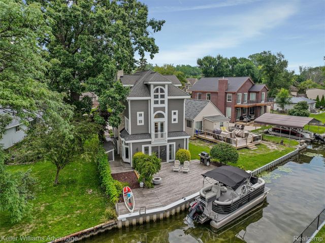 2182 Park Circle, Keego Harbor, MI 48320