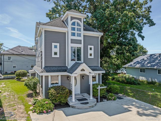 2182 Park Circle, Keego Harbor, MI 48320