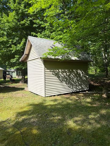 5911 Jackson Avenue, Lake, MI 48632