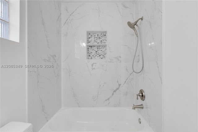 1525 Seabay Rd, Weston, FL 33326